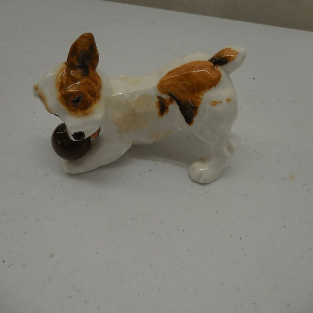 ROYAL DOULTON FIGURINE PUPPY DOG JACK RUSSELL TERRIER PLAYING WITH BALL HN 1103